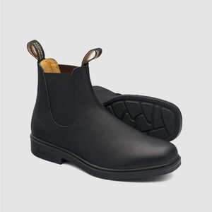 Blundstone Chisel Toe Chelsea Boots